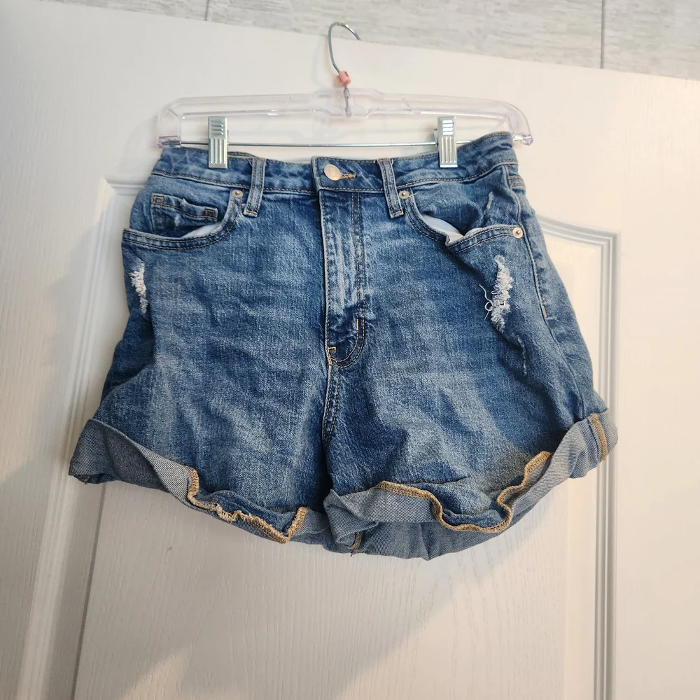 Wild Fable Womens Distressed Blue Jean Shorts Size 4R Euc